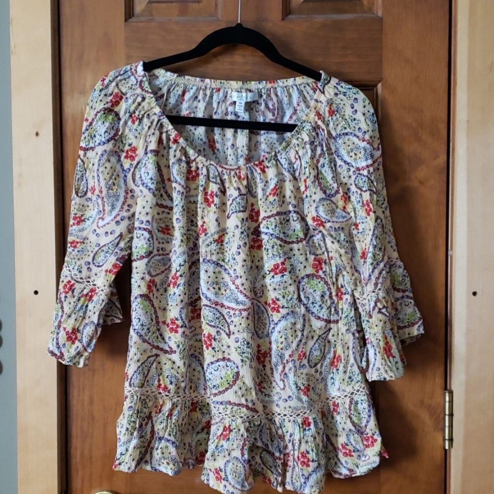 Medium flowy bell sleeved paisley blouse